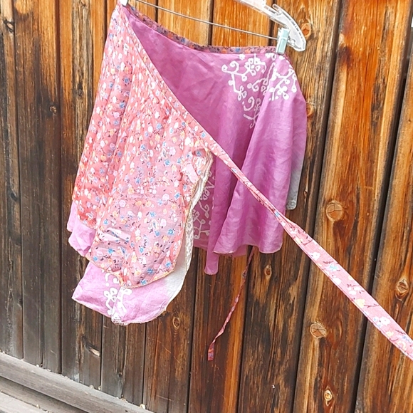 100% silk mini floral wrap skirt - Picture 12 of 13